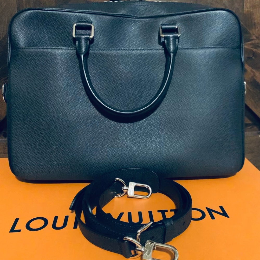 🔥🔥Louis Vuitton Ardoise Taiga Porte Document (UNISEX)🔥🔥